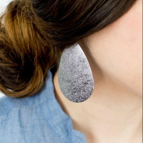 🛍📬Only 2 left‼️ Teardrop earrings🎁 - Picture 2 of 3